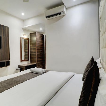 Hotel A. K. International - Fort ムンバイ エクステリア 写真