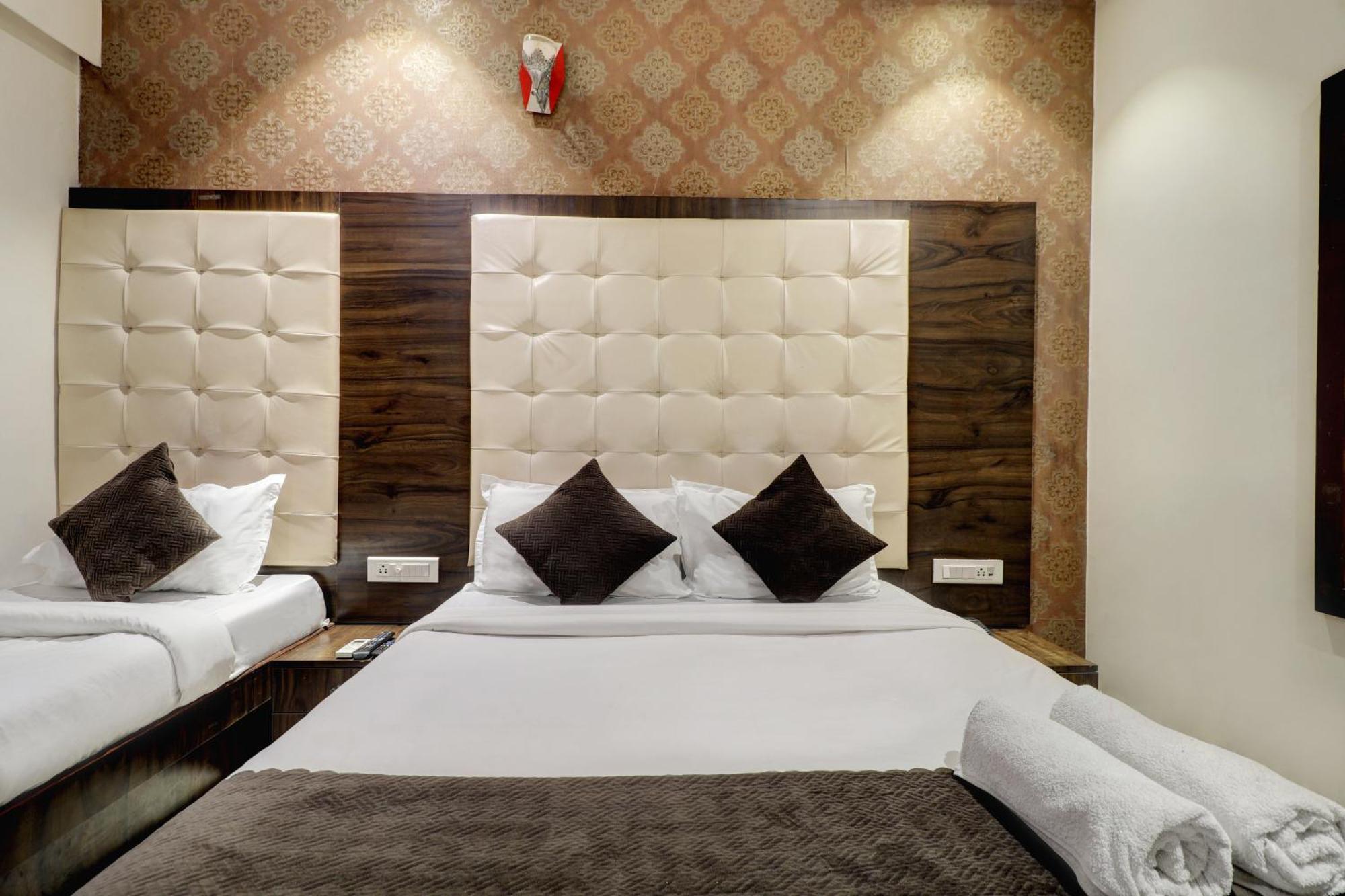 Hotel A. K. International - Fort ムンバイ エクステリア 写真
